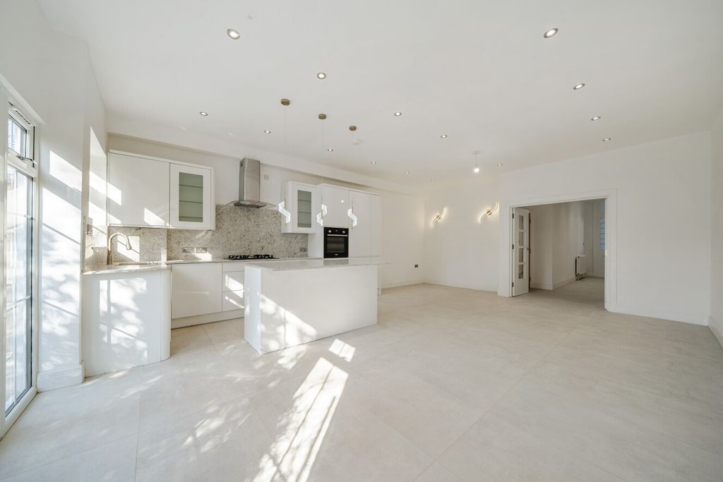 Property photo 2 of 27 1422370-9-69A96A5...