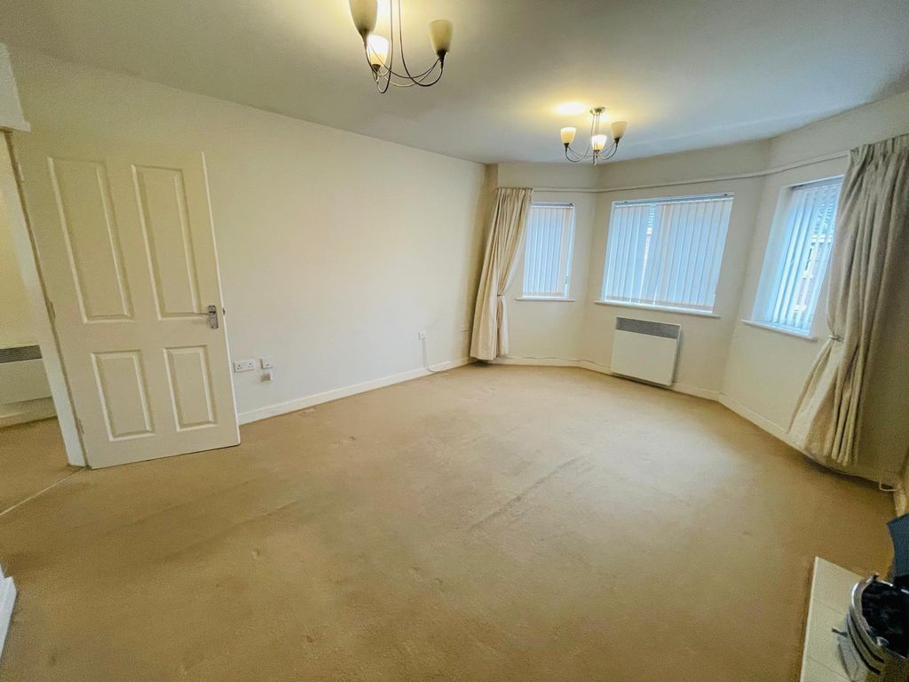 Property photo 1 of 13 Cover