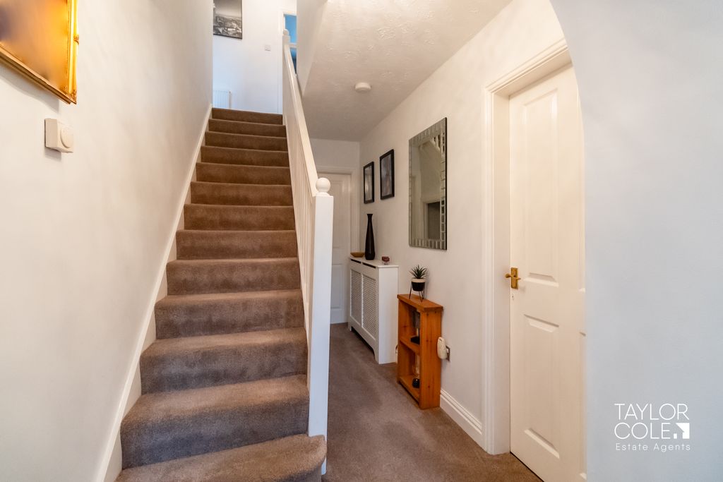 Property photo 2 of 29