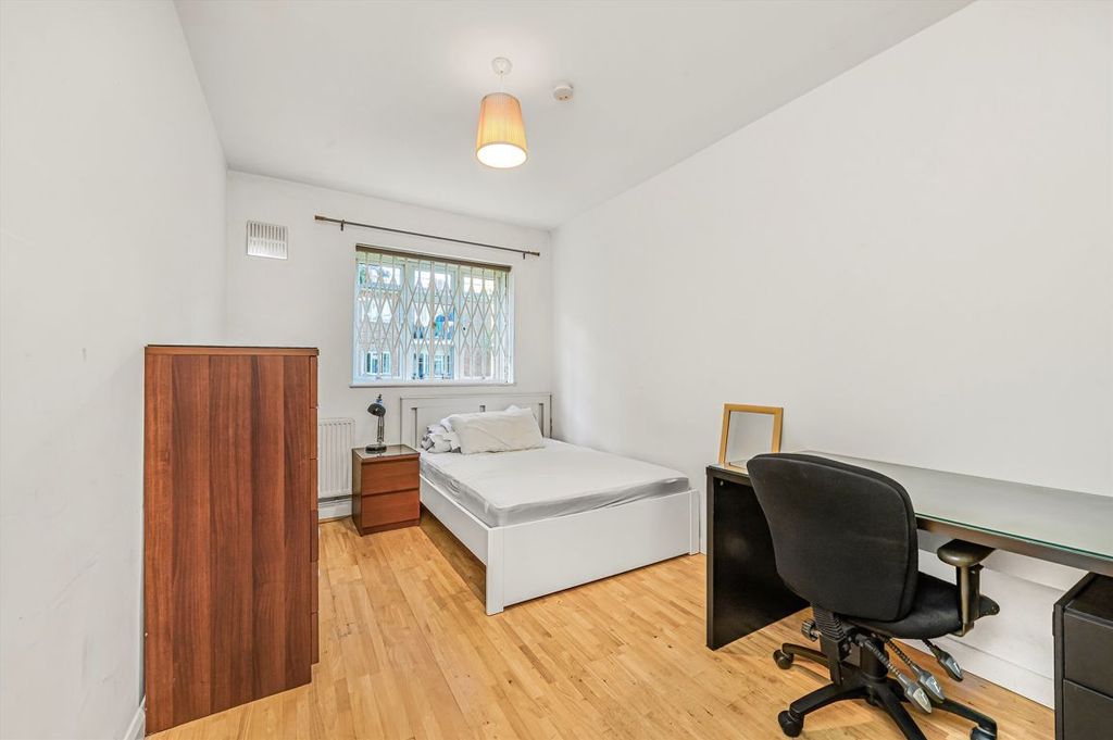 Property photo 3 of 6