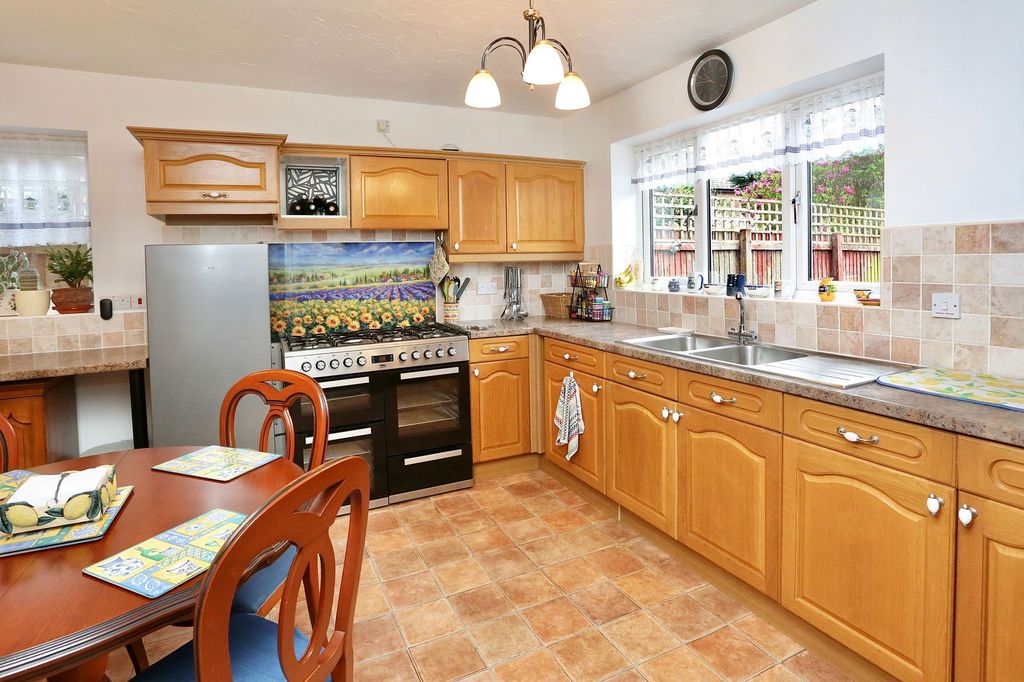 Property photo 3 of 36