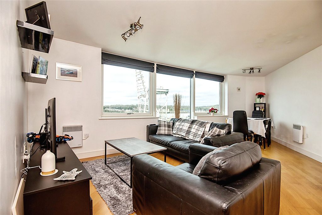 Property photo 2 of 13 Picture No. 03