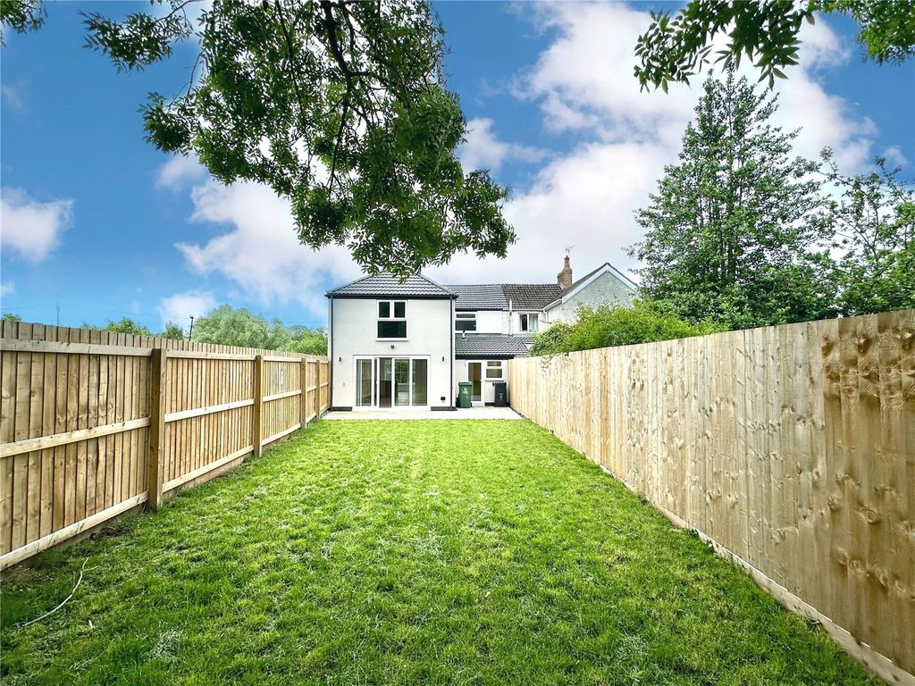 Property photo 2 of 13 Picture No. 11