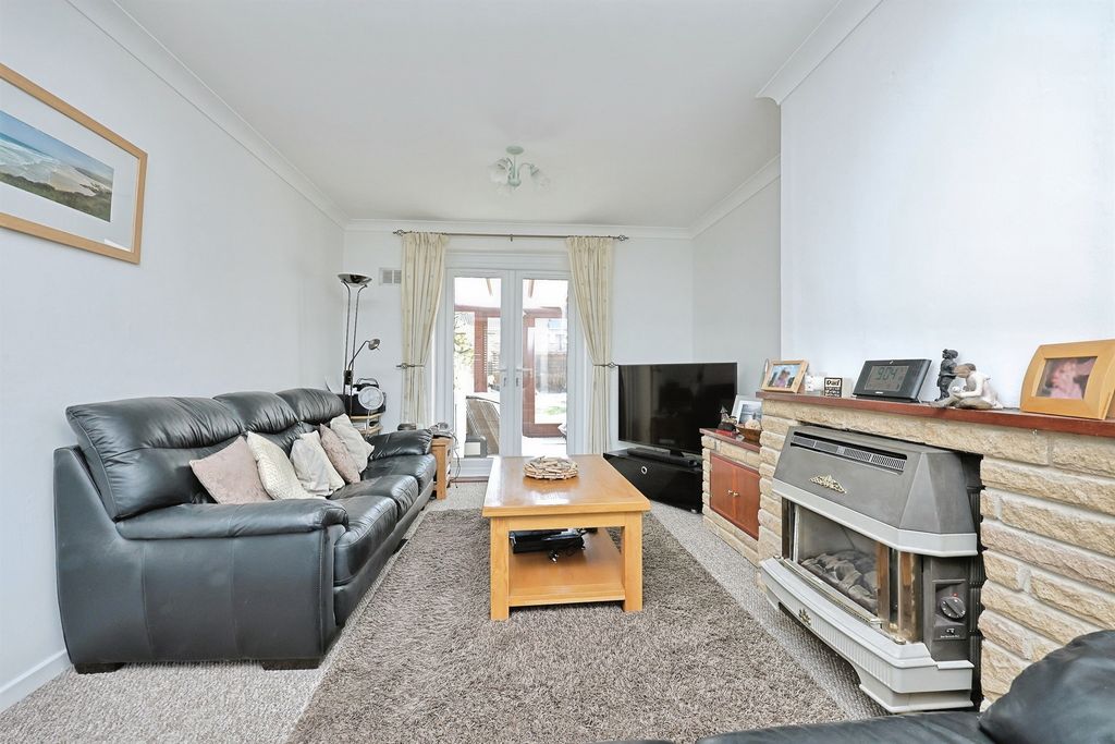 Property photo 3 of 20