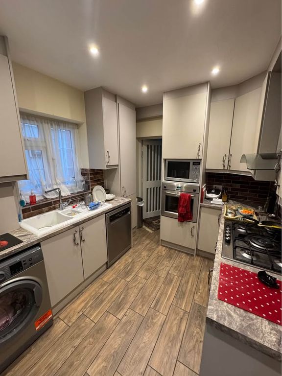 Property photo 2 of 5