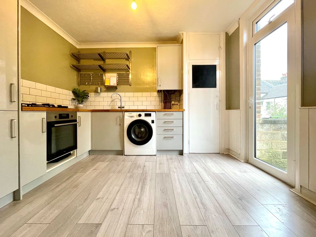 Property photo 1 of 12 Kitchen