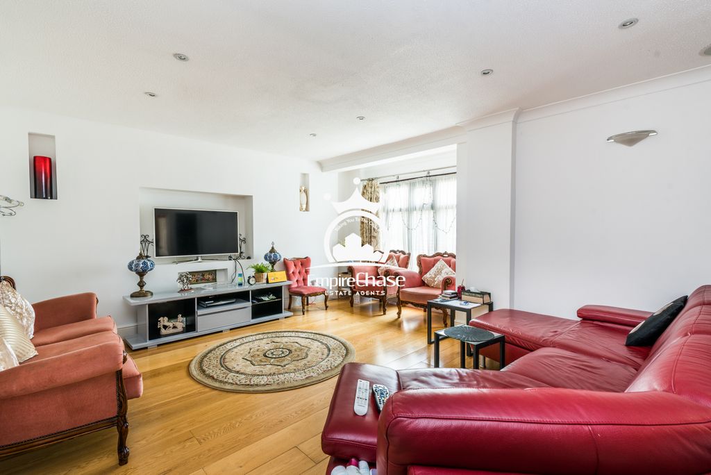 Property photo 2 of 13