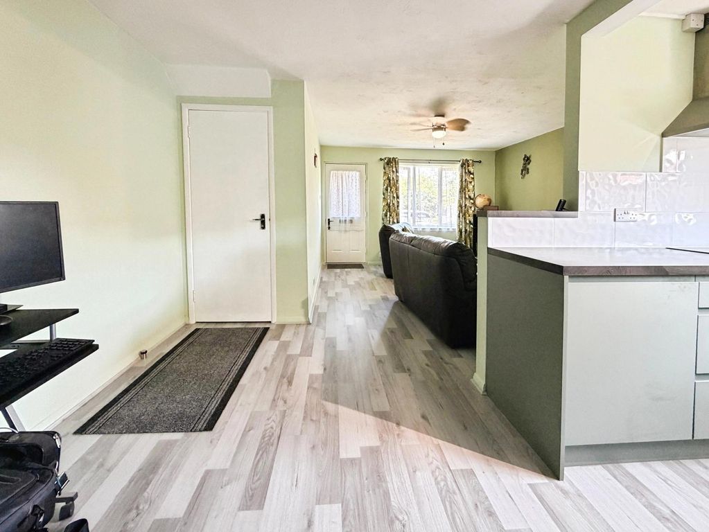 Property photo 3 of 11 Pbox-Img.Jpg