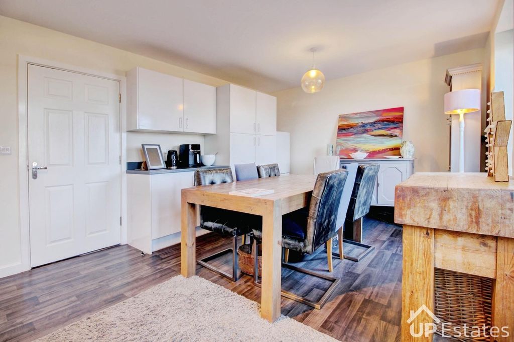 Property photo 3 of 21