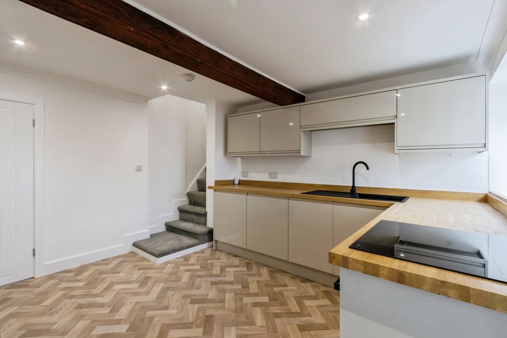 Property photo 3 of 13 Pbox-Img.Jpg