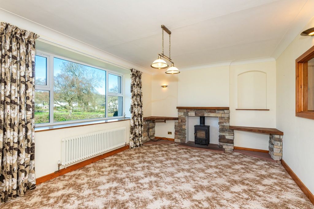 Property photo 3 of 40 Sitting Room