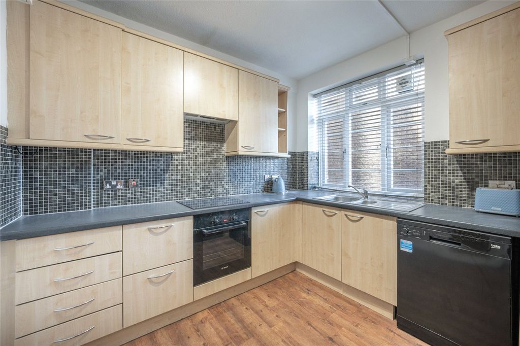 Property photo 2 of 26 Picture No. 25