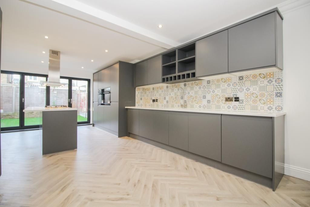 Property photo 3 of 11 Kitchen 3.Jpeg