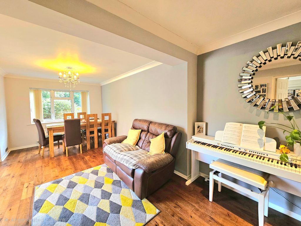Property photo 3 of 35