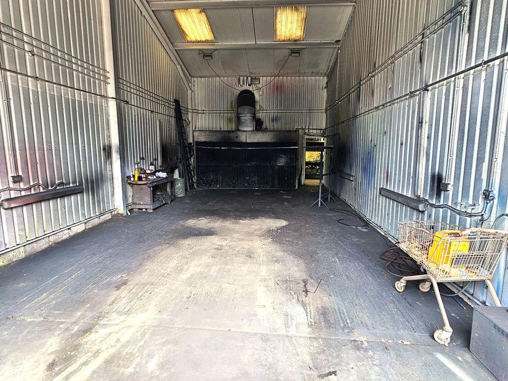 Property photo 2 of 5