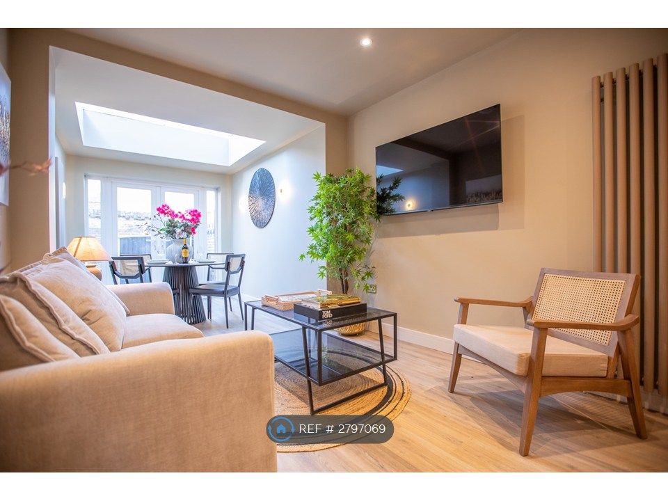 Property photo 3 of 12 Living Room