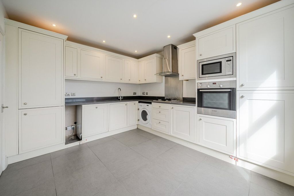 Property photo 2 of 12 Picture No. 10