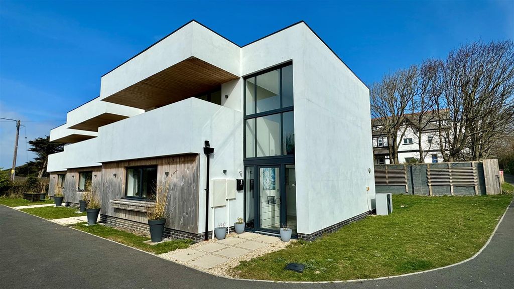 Property photo 1 of 17 A.Jpg
