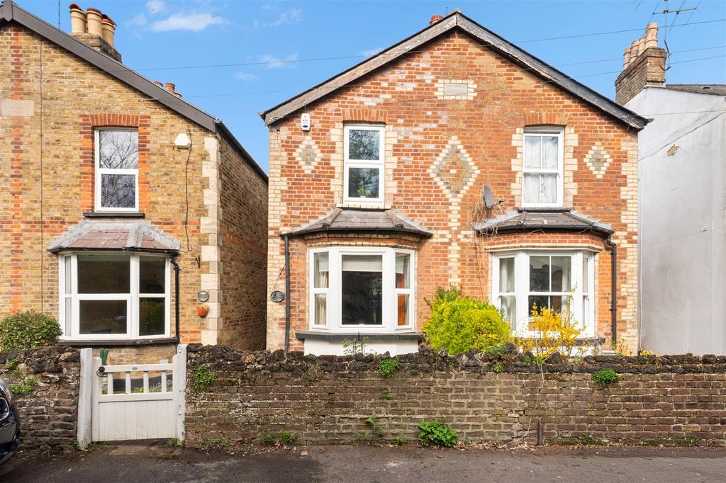 Property photo 2 of 39