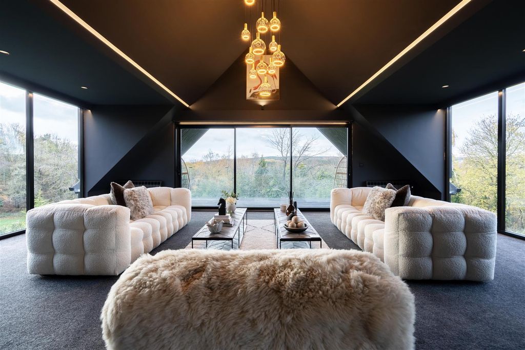 Property photo 2 of 15 Sun Room