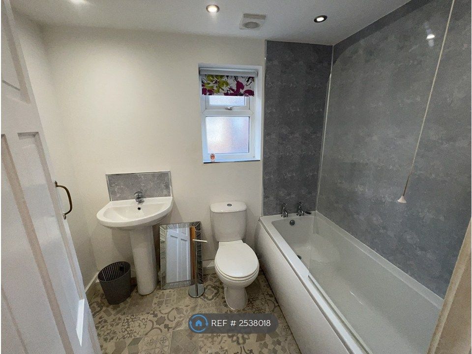 Property photo 3 of 12 Bathroom
