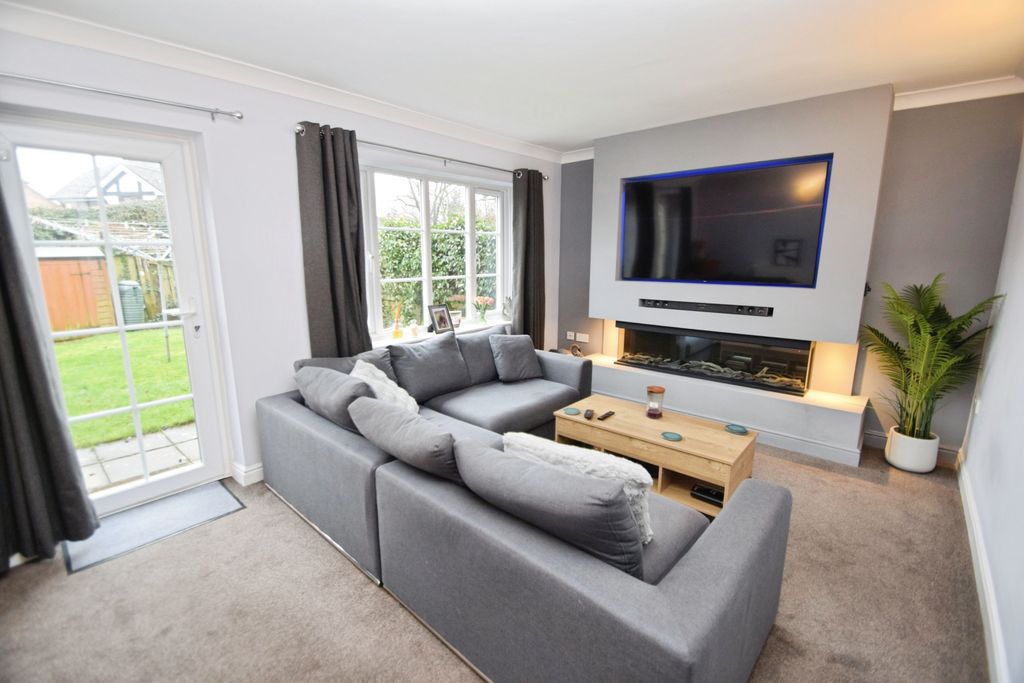 Property photo 3 of 21