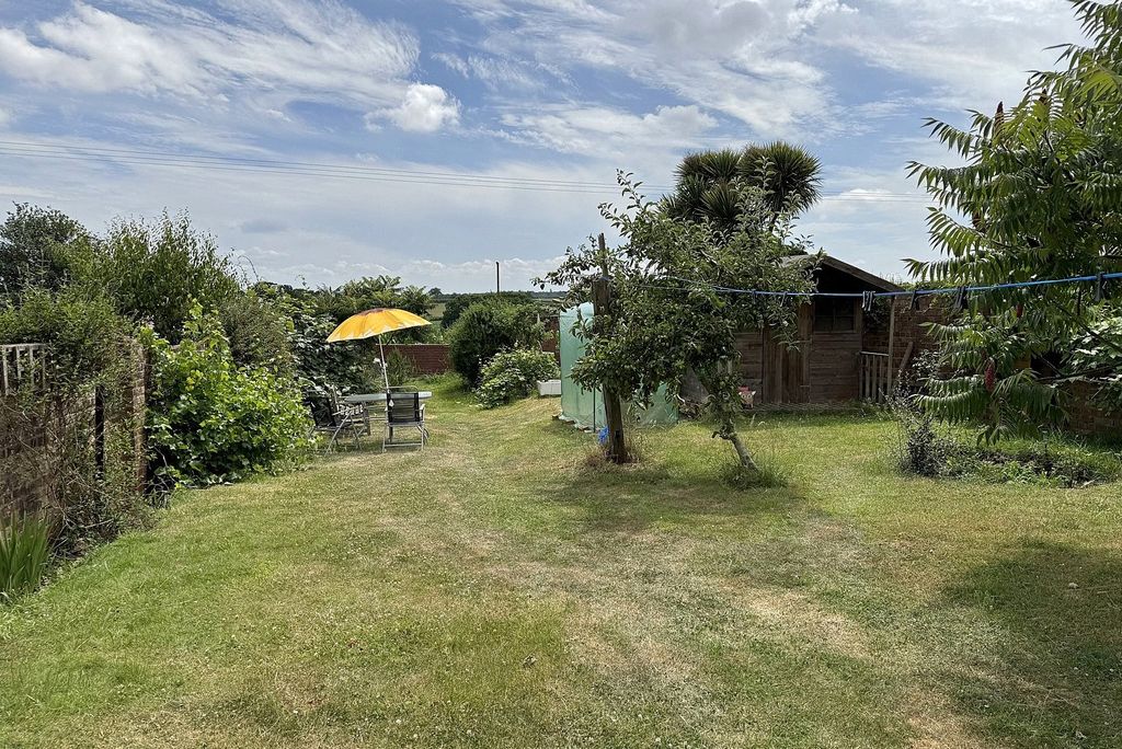 Property photo 2 of 12 Picture No. 16