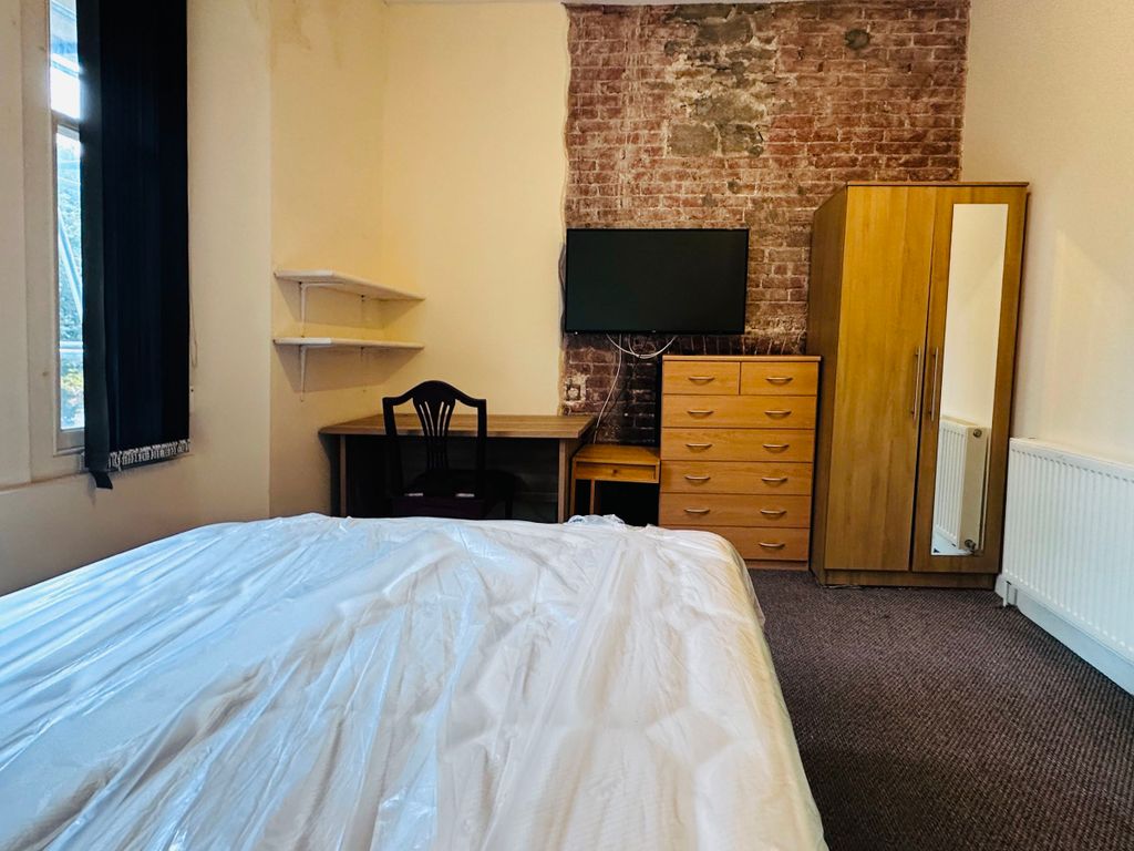 Property photo 3 of 52