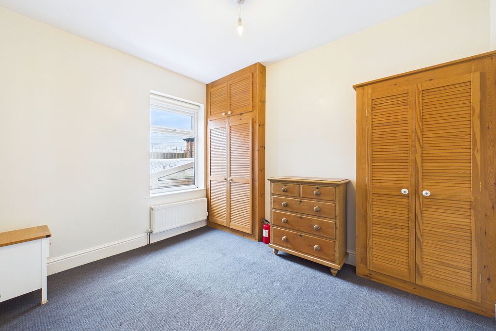 Property photo 3 of 8 Bedroom