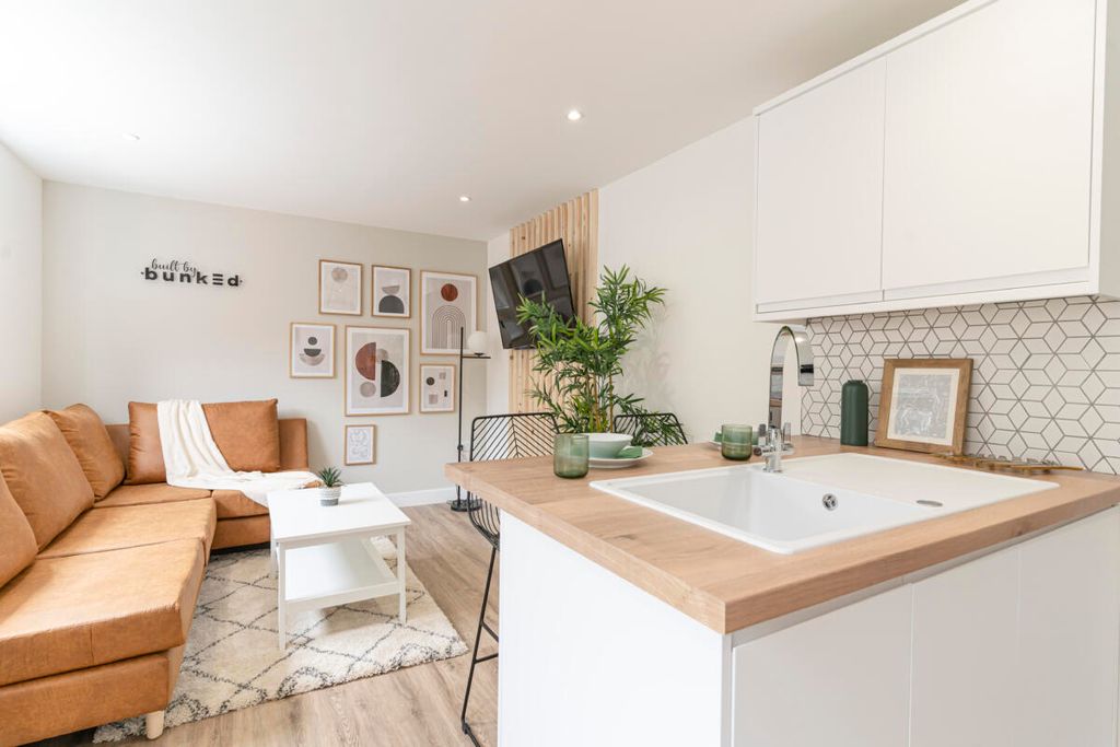 Property photo 1 of 29