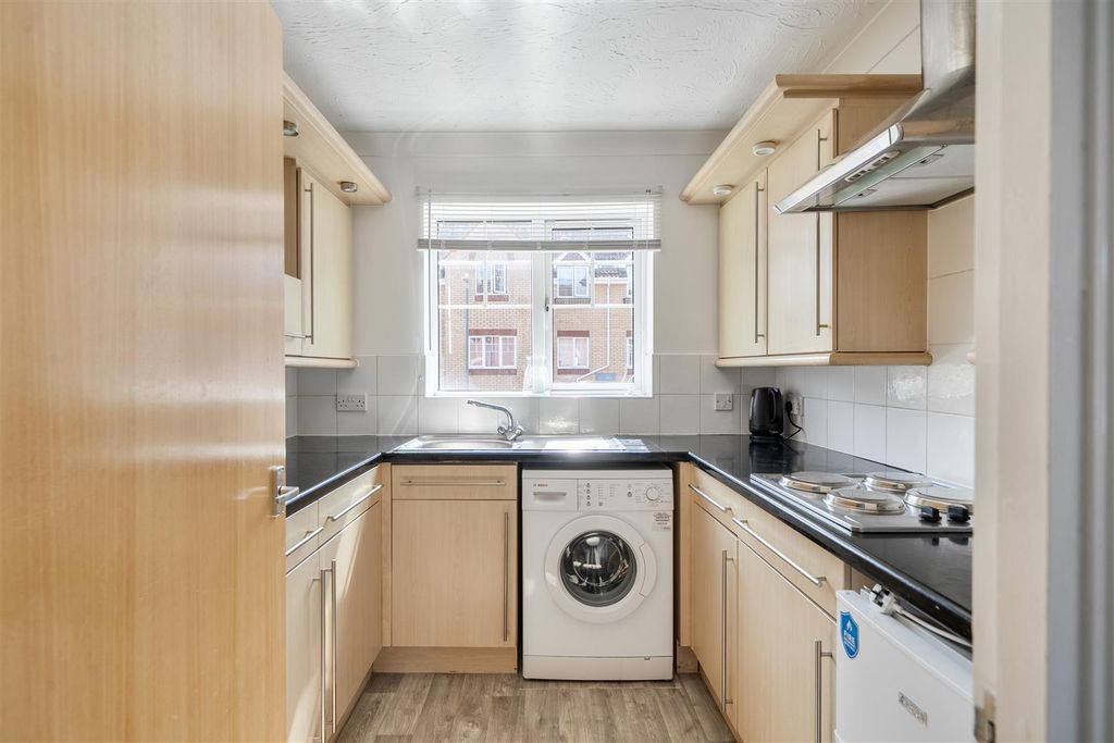 Property photo 2 of 15 Kitchen