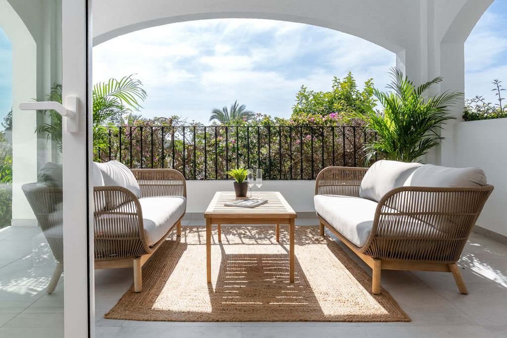 Property photo 2 of 50