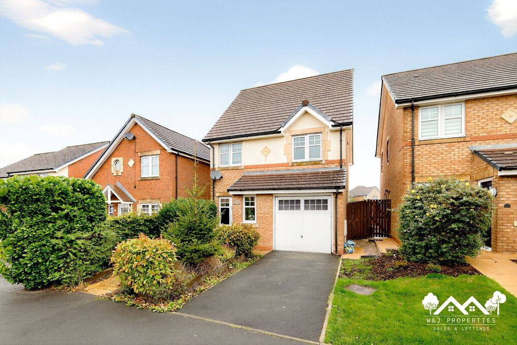 Property photo 1 of 39