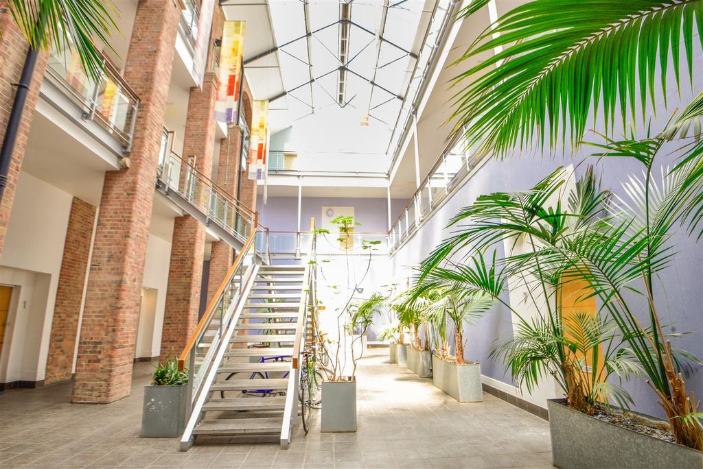 Property photo 3 of 20 Atrium