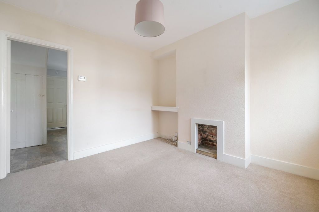 Property photo 3 of 17 Living Room