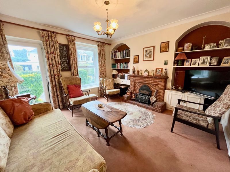 Property photo 2 of 15 Lounge