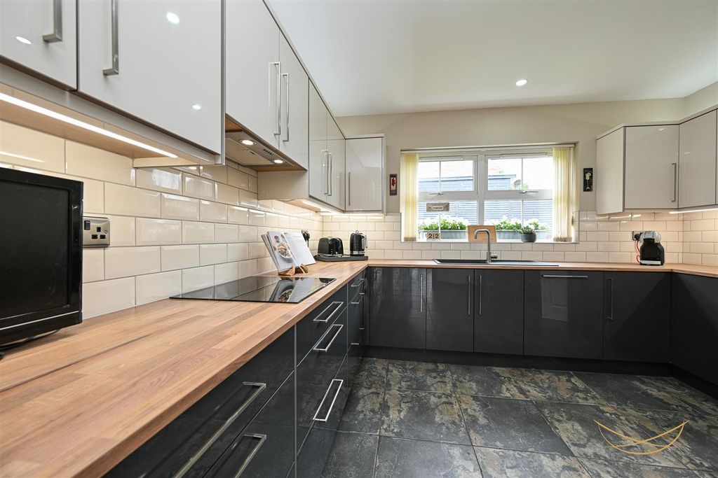 Additional image 17 of 4 bed detached house for saleDermont Crescent, Newtownabbey BT36