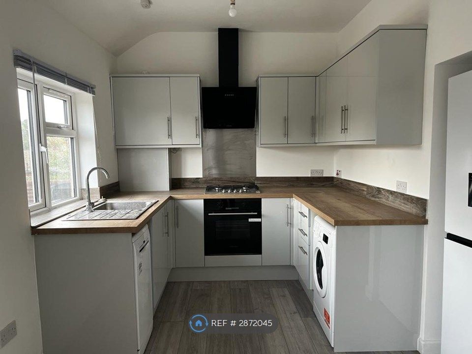 Property photo 1 of 14 Kitchen