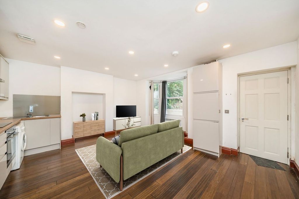 Property photo 1 of 3