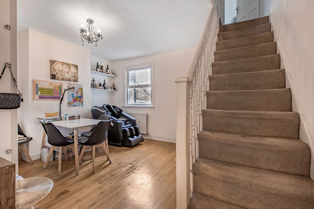 Property photo 3 of 15 Entrance Hall