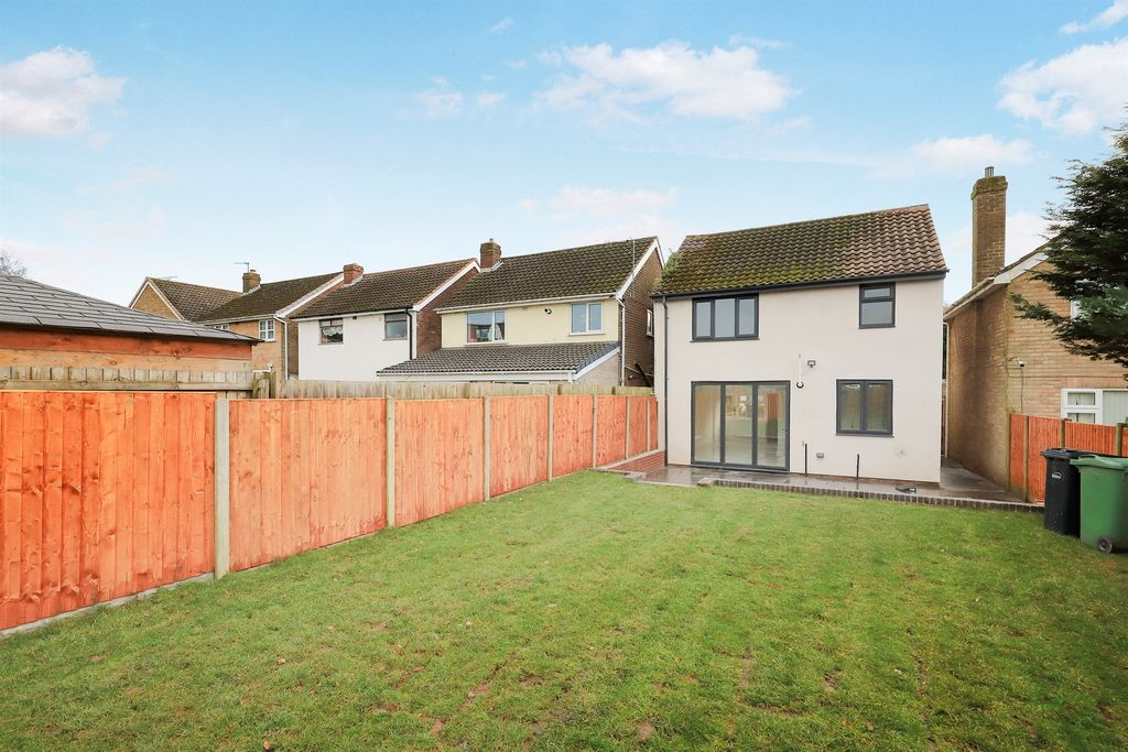 Property photo 2 of 16