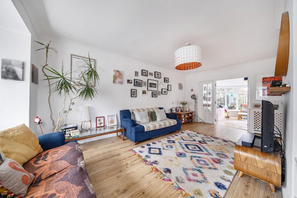 Property photo 2 of 13