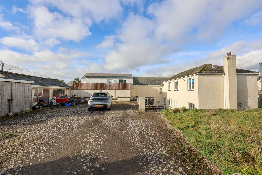 Property photo 1 of 24
