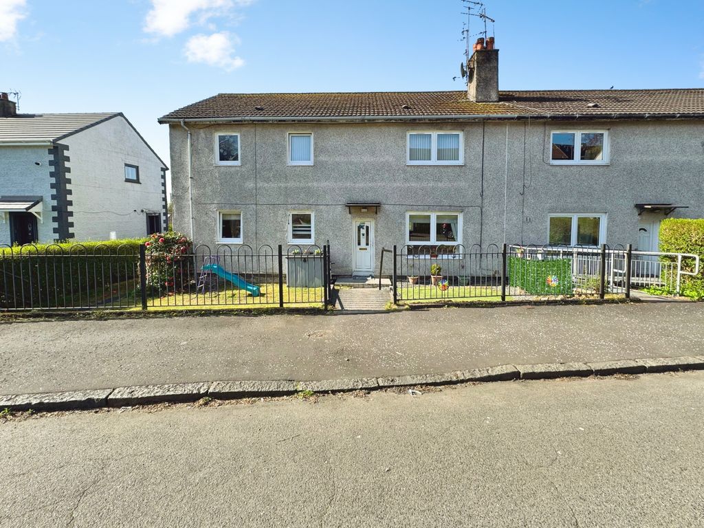 Property photo 1 of 16 Salisbury Place, Mountblow, Clydebank, G81