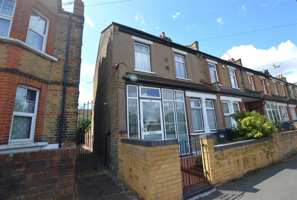 Property photo 1 of 13 35 Livingstone Road Front.Jpg