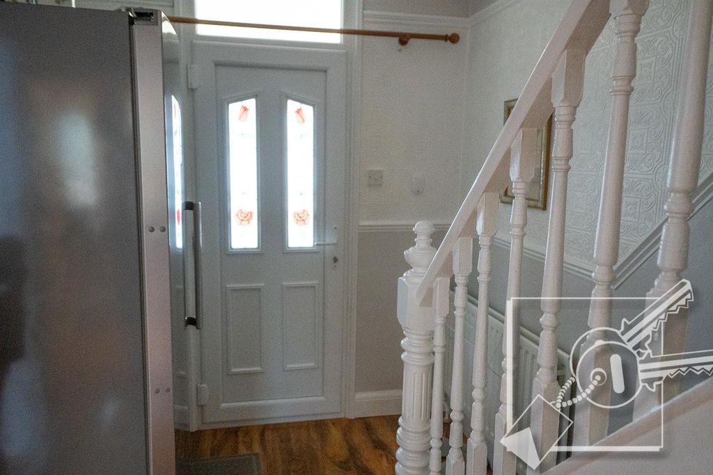 Property photo 2 of 24 Hall