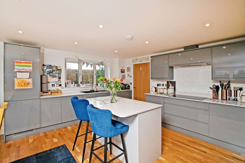 Property photo 3 of 20 Photo