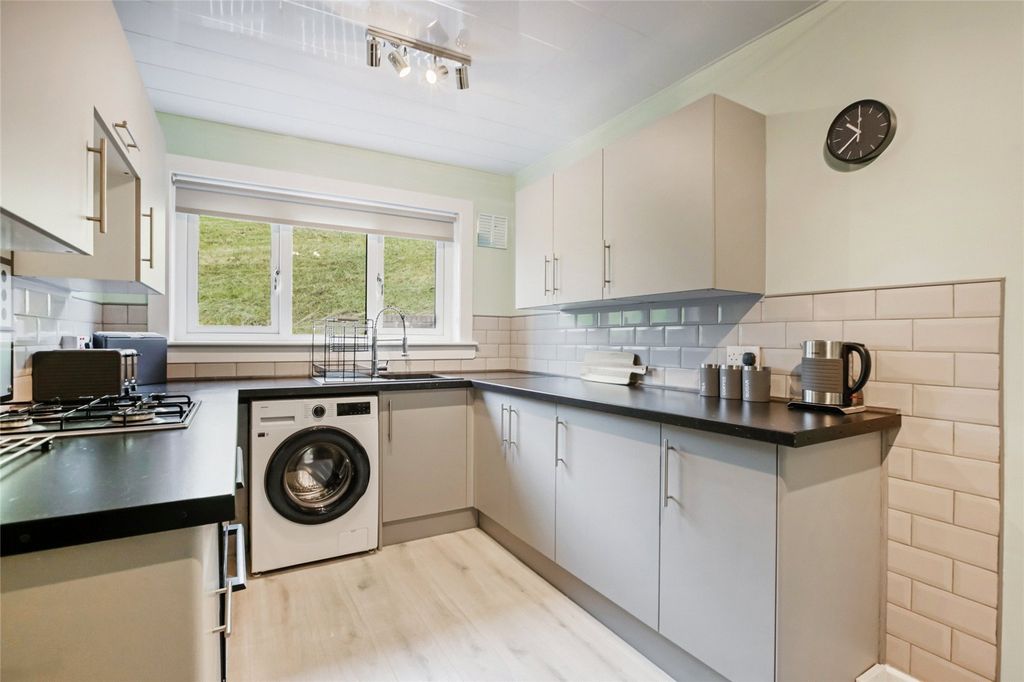 Property photo 3 of 21 Picture No. 08