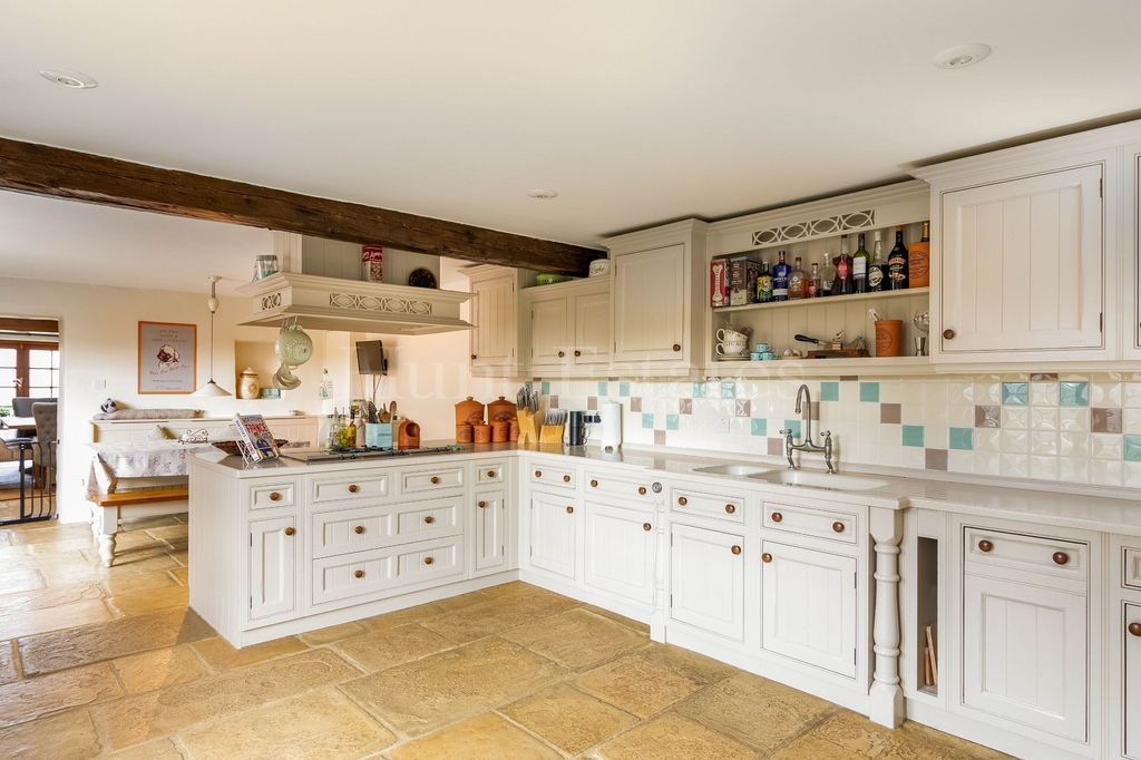 Property photo 2 of 21 Not Specified