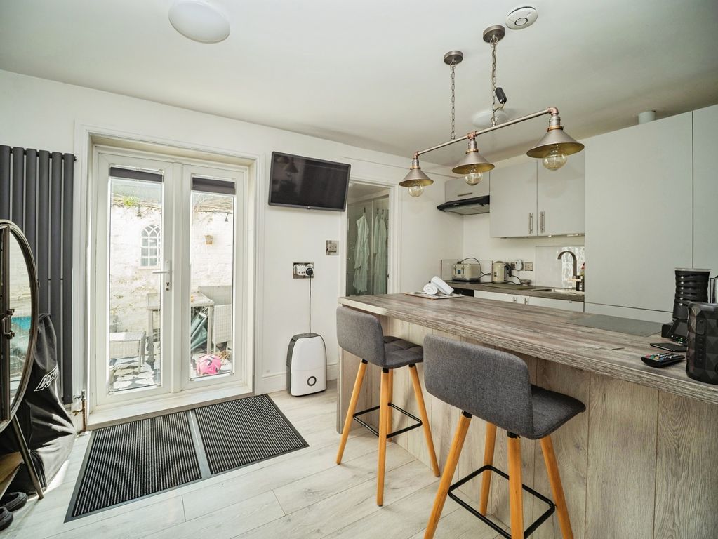 Property photo 2 of 16 Pbox-Img.Jpg